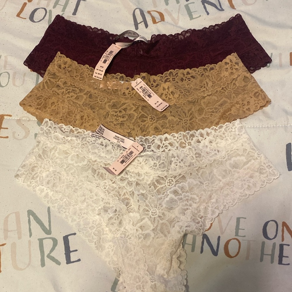3/$25 💋 Victoria's Secret Thong Panty M